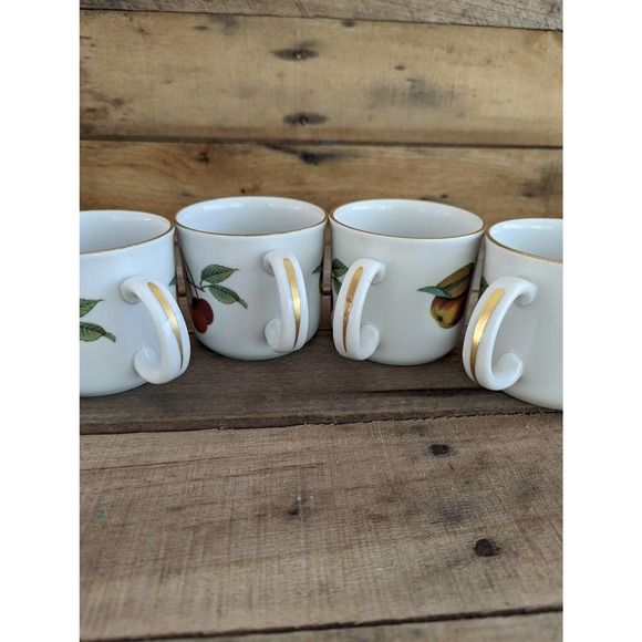 Vintage 1961 Royal Worcester Evesham Set of 4 Flat Cups / Fine Porcelain - Picture 6 of 10